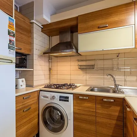 Lovely Near Trendy Attractions In The Center Of Kadikoy Apartment